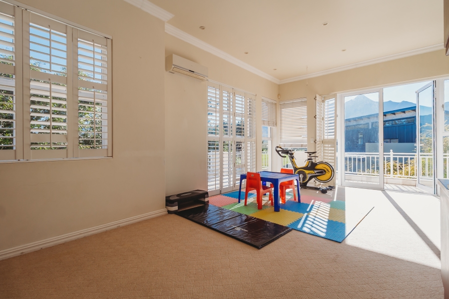 4 Bedroom Property for Sale in King George Park Western Cape
